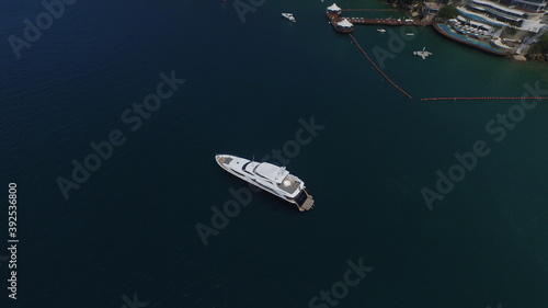 Yacht in acapulco © Daniel