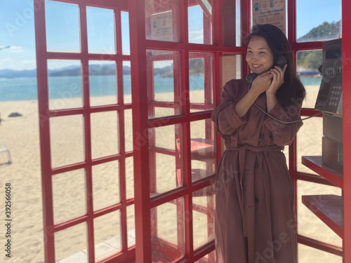 Free Download woman talking on the phone - GFXLoad