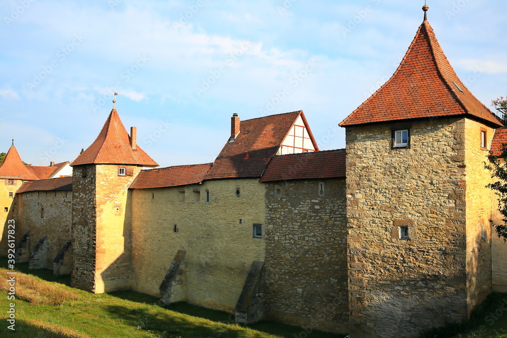 Schießgrabenmauer ist eine Sehenswürdigkeit von Weißenburg