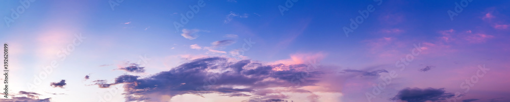 Obraz premium Dramatic panorama sky with cloud on sunrise and sunset time. Panoramic image.