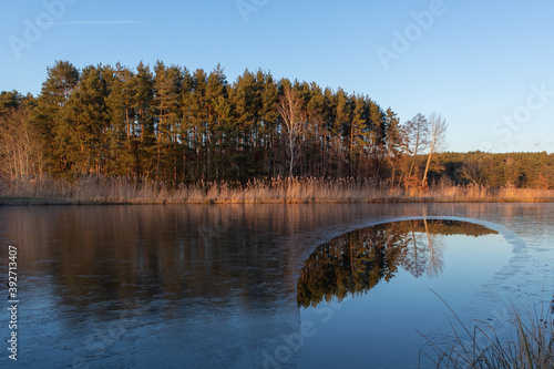 Seenlandschaft im Winter