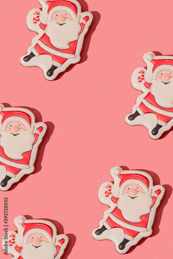 Fototapeta premium Santa Claus gingerbread on the pink background