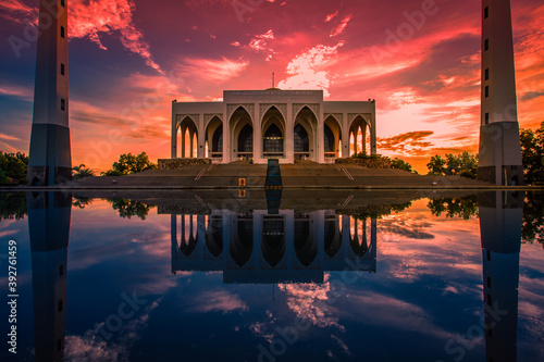 Foto Landscape of beautiful sunset sky at Central Mosque, hat yai,Songkhla province, Southern of Thailand