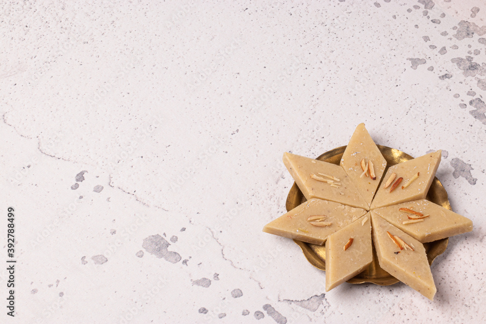 Foto de Kaju katli / kaju barfi is a diamond shape indian sweet made ...