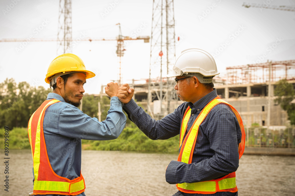The engineer is doing some agreement with the employer. The engineer is doing some agreement with the employer.