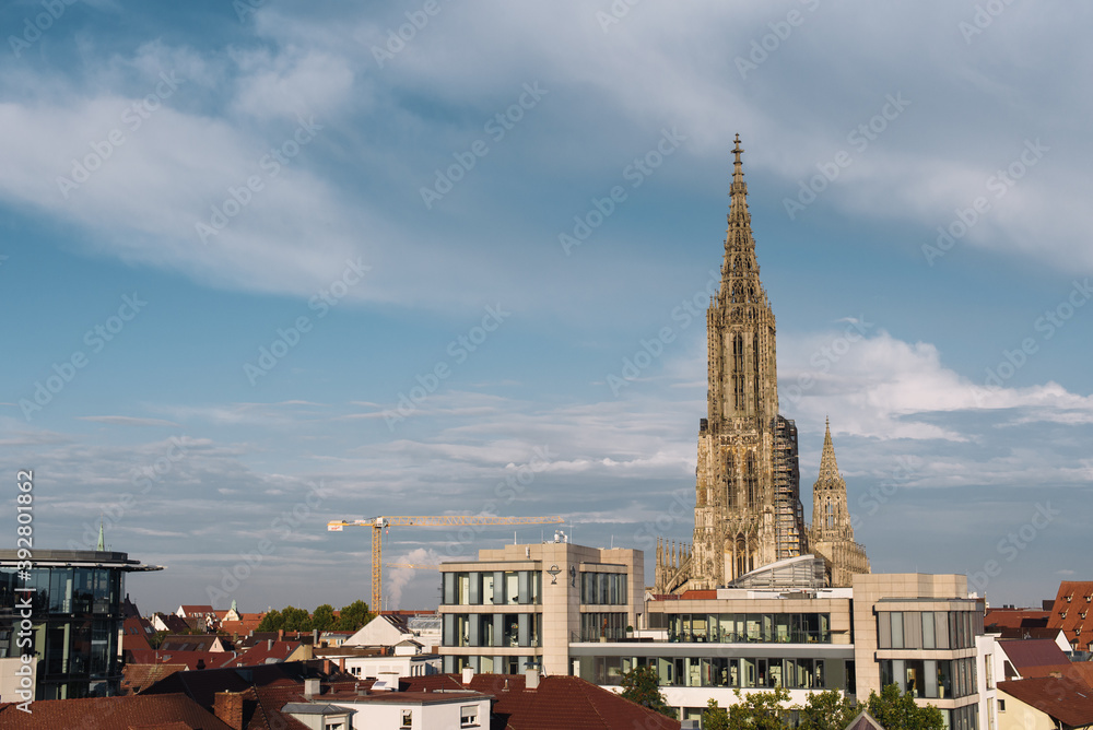 Über den Dächern von Ulm mit Blick auf den Ulmer Münster, Ulm, Baden-Württemberg, Alb-Donau-Kreis, Deutschland