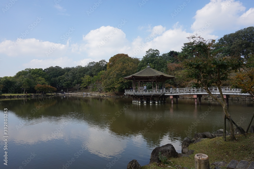 Lago en Japón