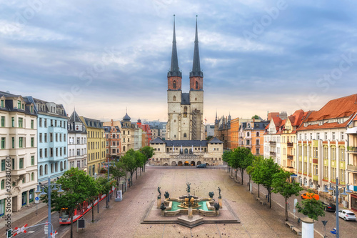 Obraz na płótnie Halle (Saale), Germany. Aerial view of Hallmarkt square and Marktkirche church in old town w salonie