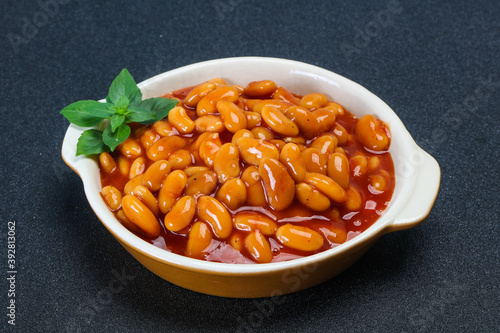 White beans with tomato sauce