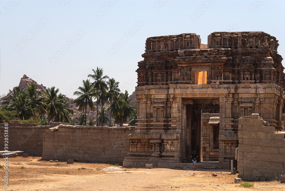 Naklejka premium Temples of the 16th century Hampi, UNESCO World Heritage City, Karnataka, India