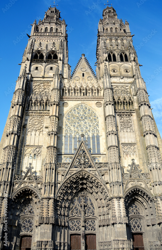 Fototapeta premium The cathedral of Saint-Gatien de Tours in the Loire valley is the mother church of the archdiocese of Tours. It is known to the inhabitants as the 