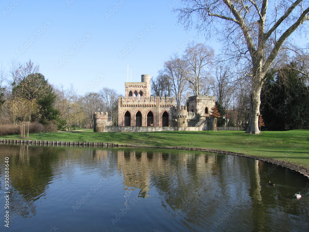 Mosburg Schlosspark Schloss Biebrich, Wiesbaden am Rhein im  Frühjahr