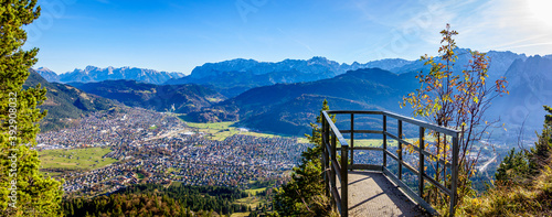 Valokuva view in Garmisch-Partenkirchen - Kramer Mountain and Felsen-Kanzel