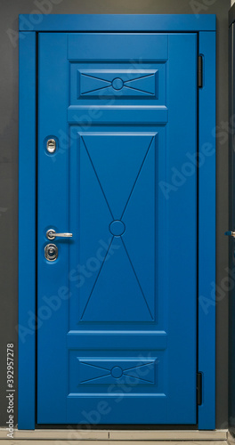 metal entrance door in blue and modern finish © Iglenas
