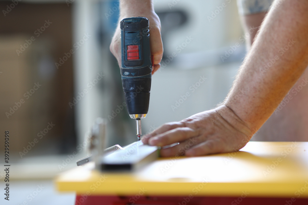 Obraz premium Qualified man at work
