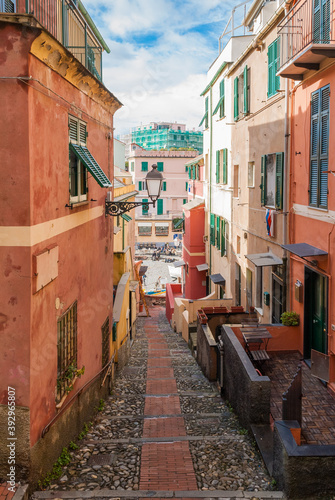 Narrow alley in the sea district of Boccadasse in Genoa (Liguria, Italy) © Roberto Lo Savio