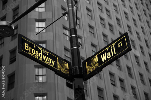 Photography New York Crossing Broadway Wall St