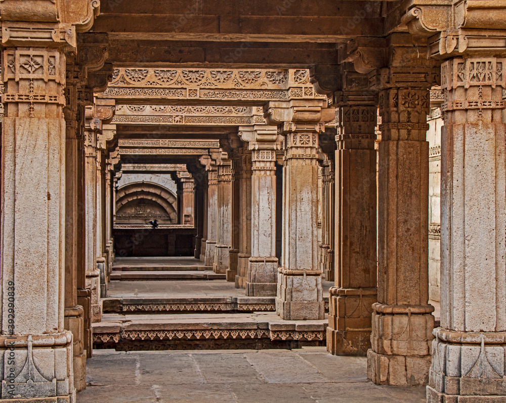 Adalaj Stepwell was constructed by Rana Veer Sinh in the year 1498. Its located near Ahemdabad in India. Its made of Sand stone and is five stories deep