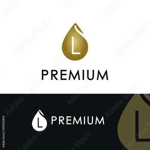 Initial Letter L in Luxury Golden Water drop / droplet icon. Cosmetic, salon, beauty, olive oil business logo vector concept
