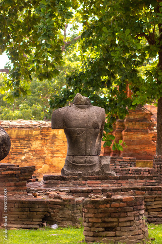 The remains of ancient Buddha images and archaeological sites are important archaeological sites of Thailand  namely Wat Mahathat  Phra Nakhon Si Ayutthaya Province .
