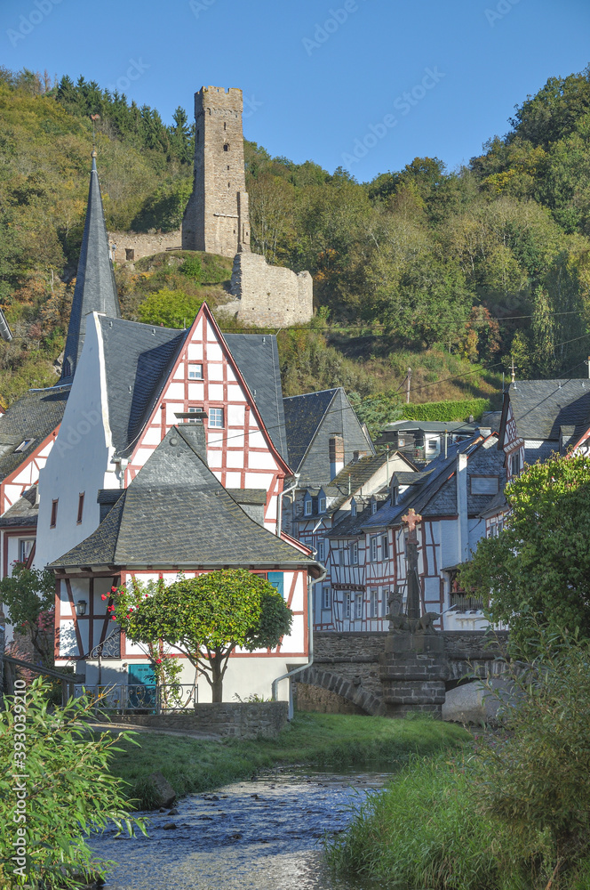 das mittelalterliche Dorf Monreal in der Eifel,Deutschland das mittelalterliche Dorf Monreal in der Eifel,Deutschland