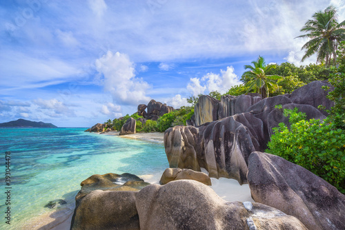 granite rocks in paradise on tropical beach at anse source d'argent on la digue, seychelles © Christian B.