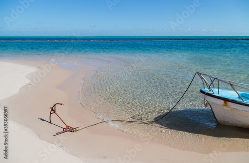 Φωτογραφία Boat at Magaruque island
