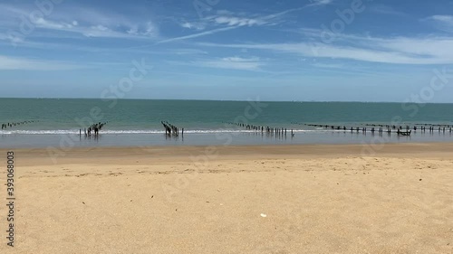plage mer sans touriste ni personne