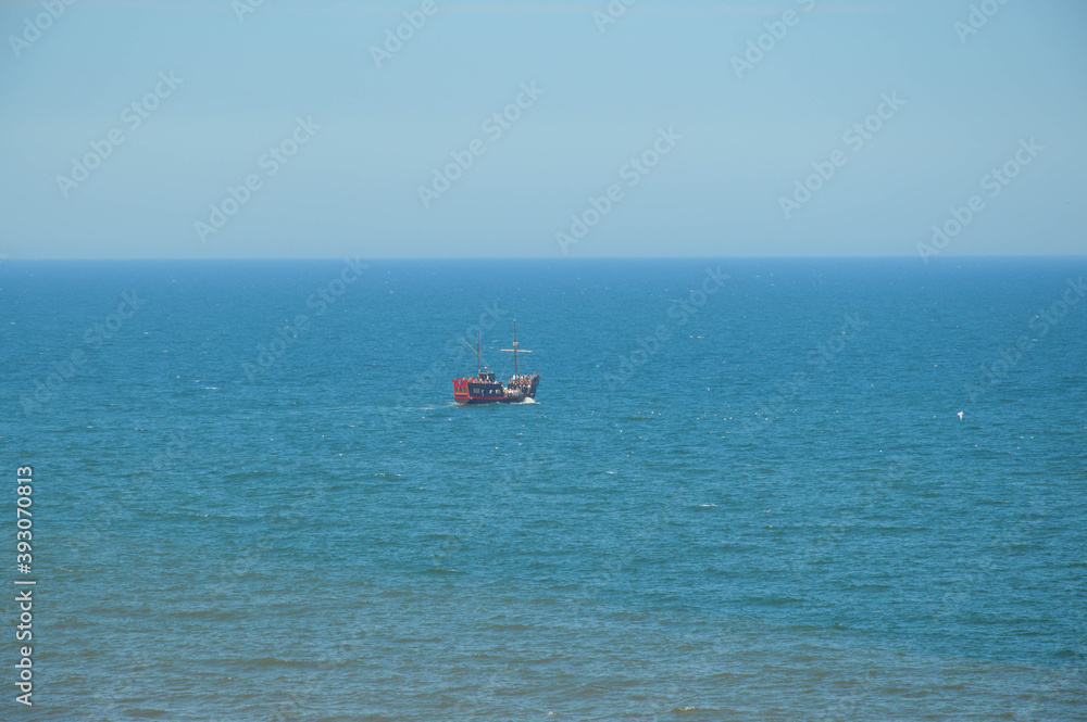 Naklejka premium boat in the sea