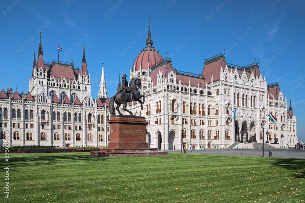 Statue of Francis II Rakoczi on the backgroud of the Hungarian Parliament Building in Budapest.