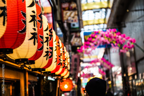 Lanterns lining Tsutenkaku Tower in Osaka_01