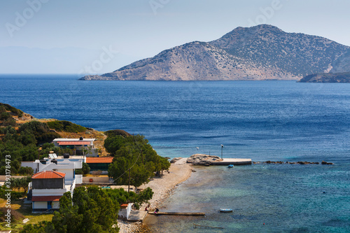 Fototapeta Naklejka Na Ścianę i Meble -  Kamari village and beach on the coast of Fourni island.
