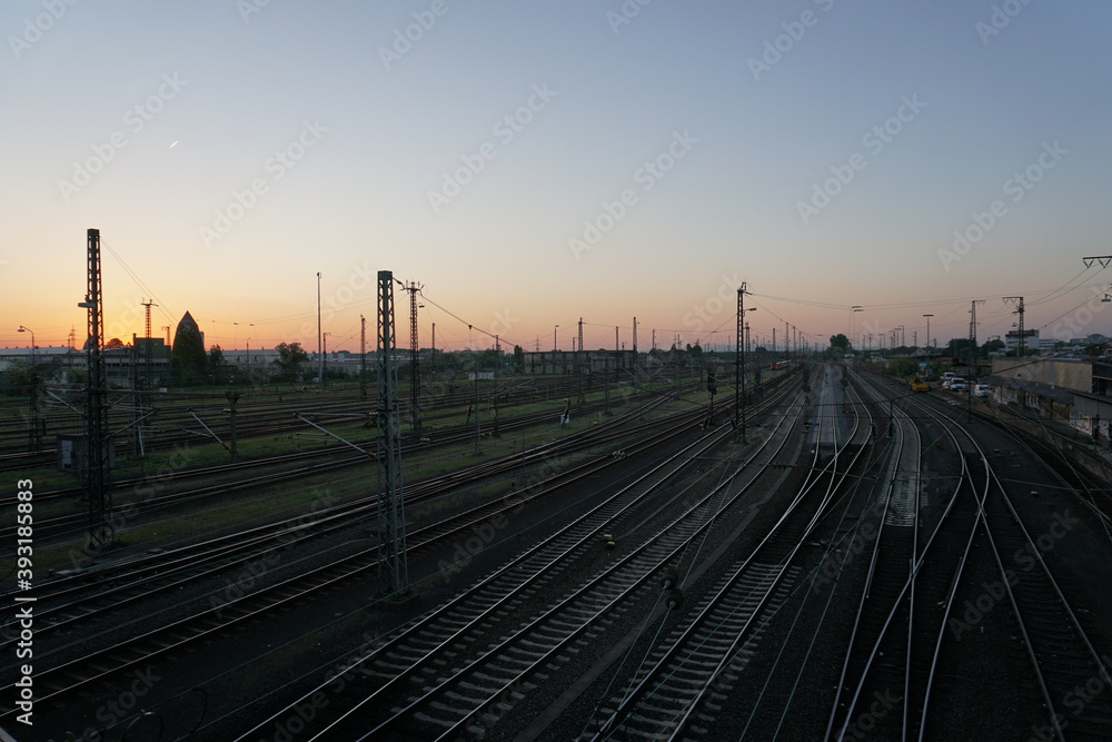 Gleise im Sonnenuntergang