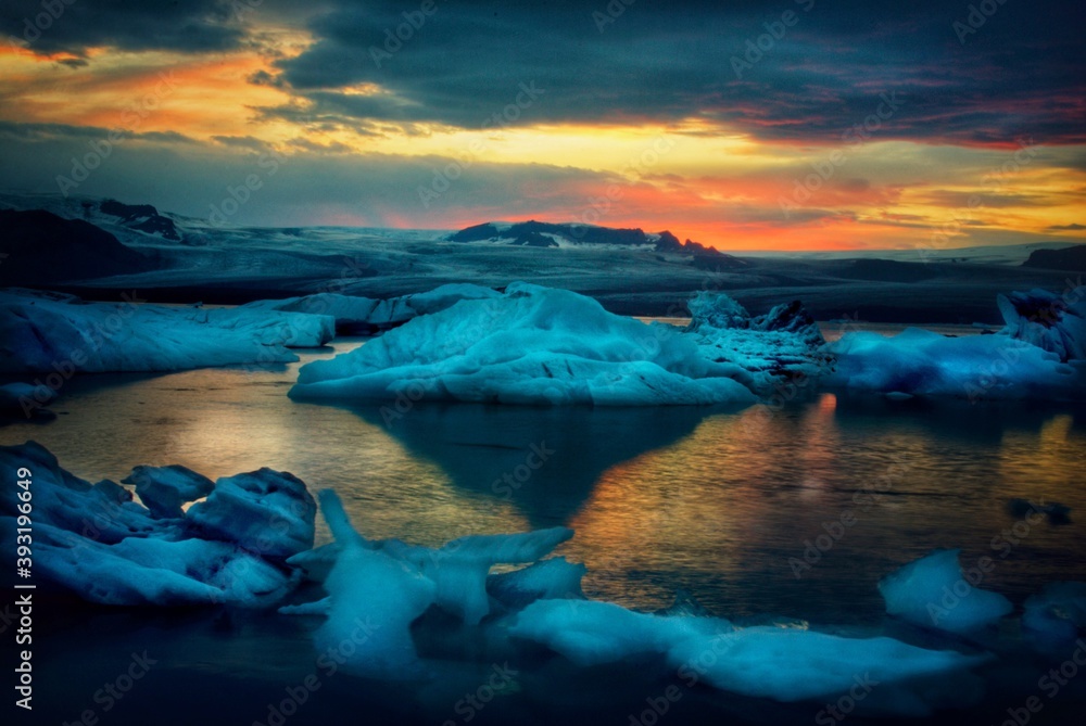 Fototapeta premium Jokulsarlon lagoon, Beautiful cold landscape, glacier lagoon bay, Iceland
