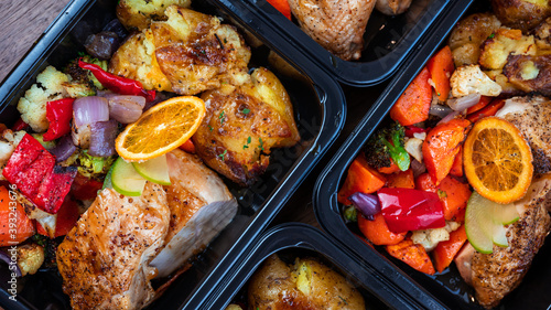 Chicken breast meal in to go container