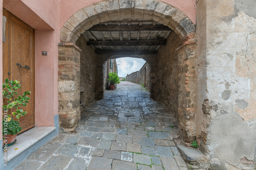 Streets and paths in the medieval city of Italy