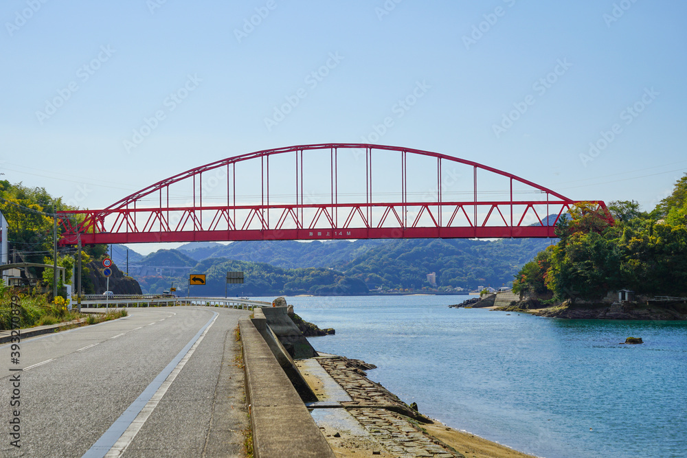 広島県　しまなみ海道のサイクリングロードから眺める向島大橋