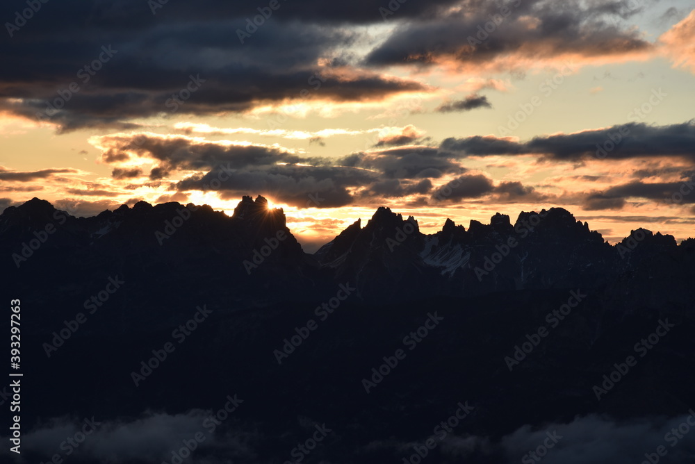 Obraz premium Tramonto sulle Dolomiti