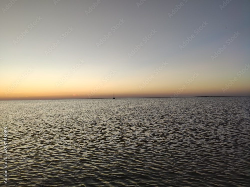 Obraz premium sunset over the sea