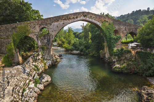 Roman bridge of Cangas de Onís in Asturias (Spain) © Beatriz
