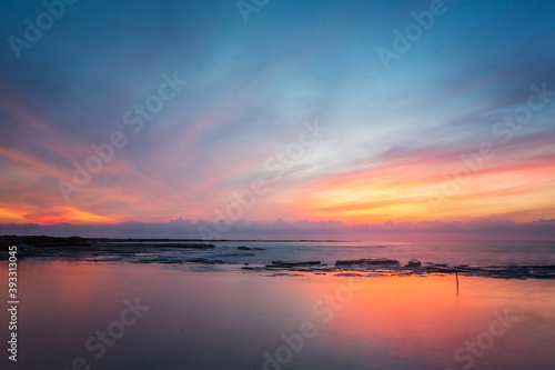 Wallpaper Mural 中国广西北海涠洲岛日出 Torontodigital.ca