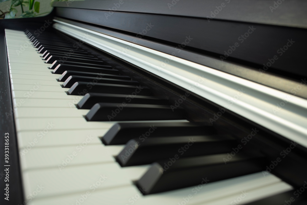Teclado piano digital para fondo. Aislado Teclado piano digital para fondo. Aislado
