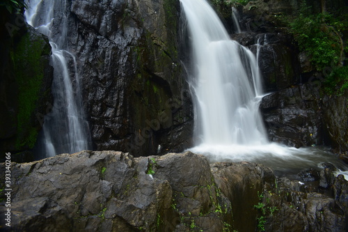 Pullaveli Falls in Dindigul, Tamilnadu © Ganeshkumar