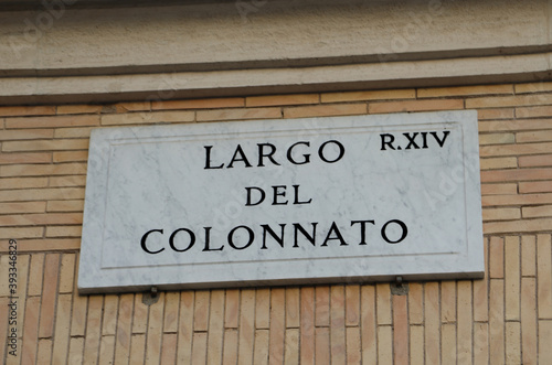 detail name of the square in the Vatican city which means square