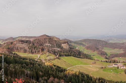 Belchen, Bölchen, Bölchenflue, Chilchzimmersattel, Ankenballen, Steinenberg, Geissflue, Wanderweg, Felsgipfel, Läufelfingen, Jura, Baselland, Herbst, Schweiz photo