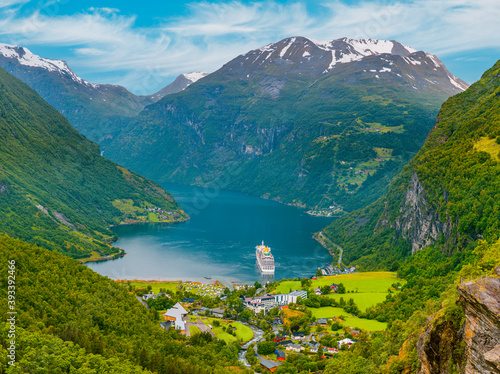 Foto View of Geirangerfjord with Cruise ship, Norway, Europe
