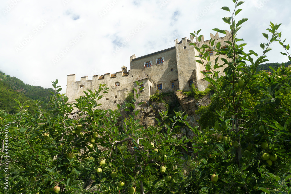 Cycleway of the Venosta valley, Castelbello castle
