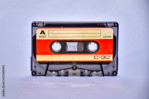 CC, Kompaktkassette, Audiokassette, Tonband, Tonbandkassette, Magnetband, C30, Tonträger, aufnehmen, abspielen, Kompakt, bequem, Revolution, Bandwickel, A Seite, B Seite, Index, Kassettenrekorder, Rad