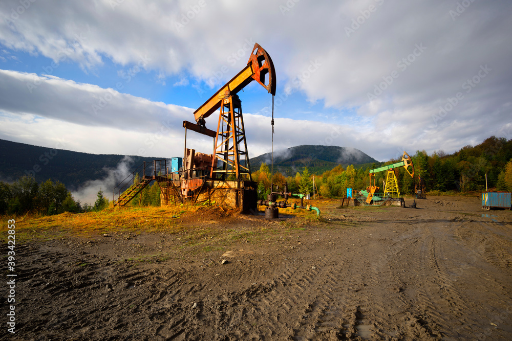 Obraz premium Oil and gas production in autumn.