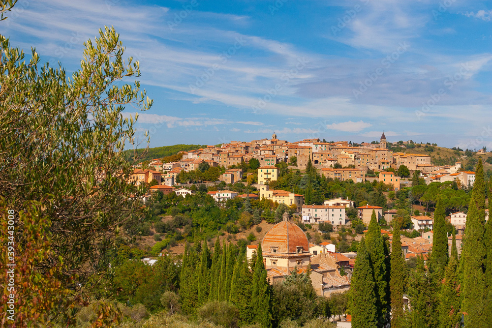 Obraz premium Ancient village in Tuscany, Italy